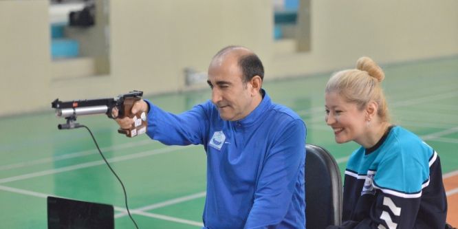 Yıldırımlı şampiyon ‘engel’ tanımıyor