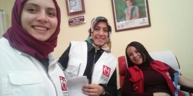 Gençlik Liderleri kan bağışında güçlerini birleştirdiler