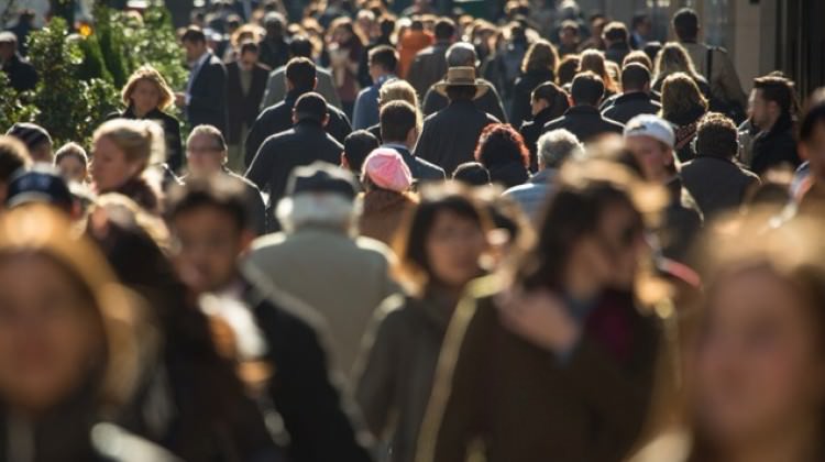 18-25 yaş arası gençler mercek altında