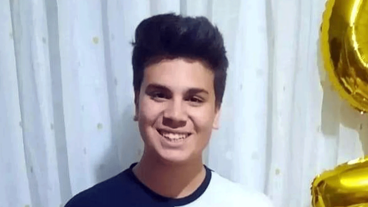 18 yaşındaki çocuk bıçaklanarak öldürüldü