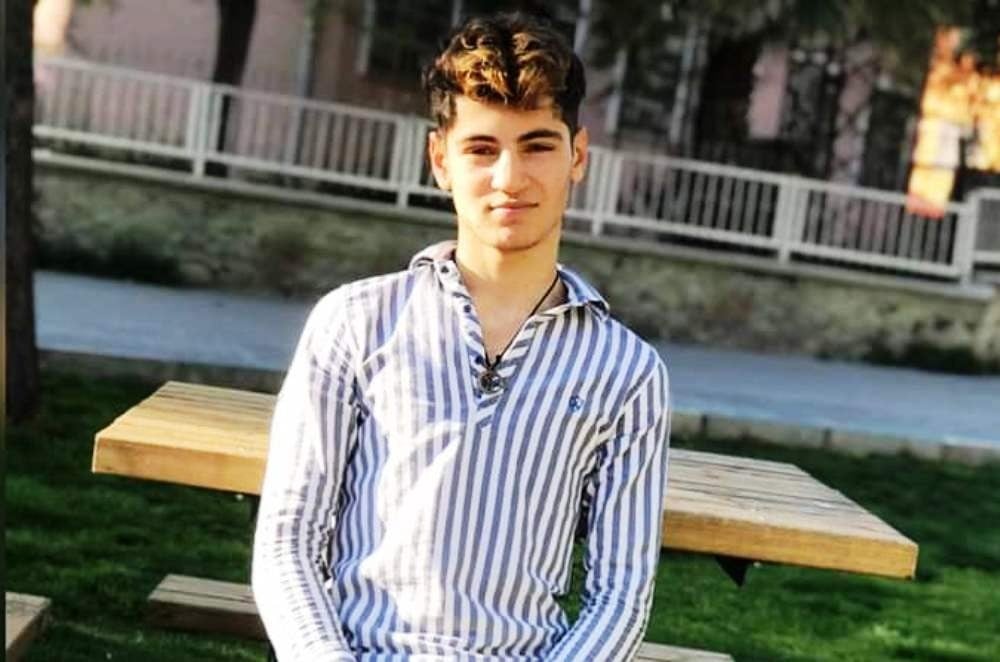 18 yaşındaki genç bıçaklı kavgada öldü 