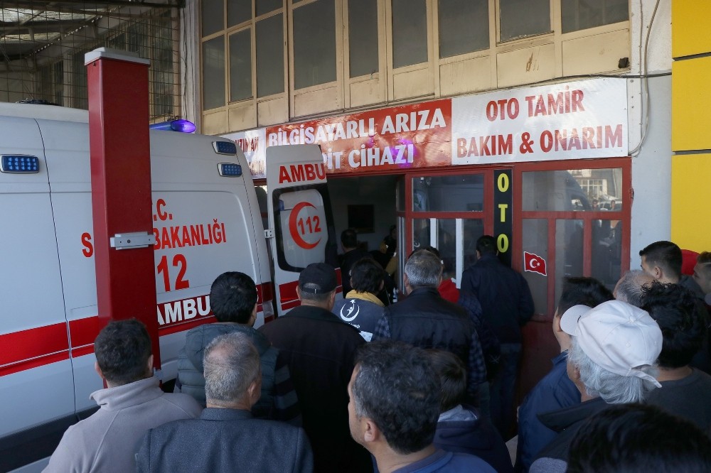 18 yaşındaki genç otomobili içinde ölü bulundu 