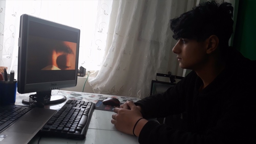 18 yaşındaki gençten kısa filmli korona virüs mesajı 