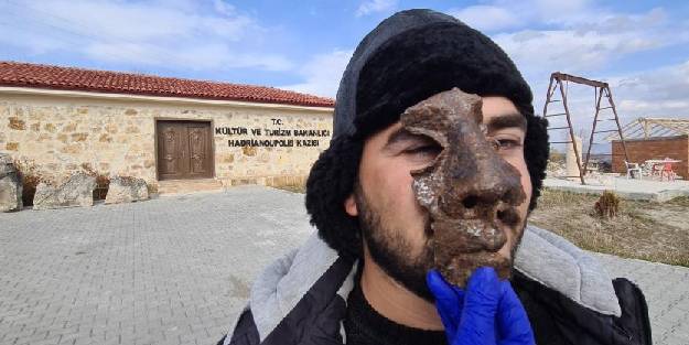 1800 yıllık demir maske Batı Karadeniz’de Roma döneminin ilk askeri üssünü ortaya çıkarttı