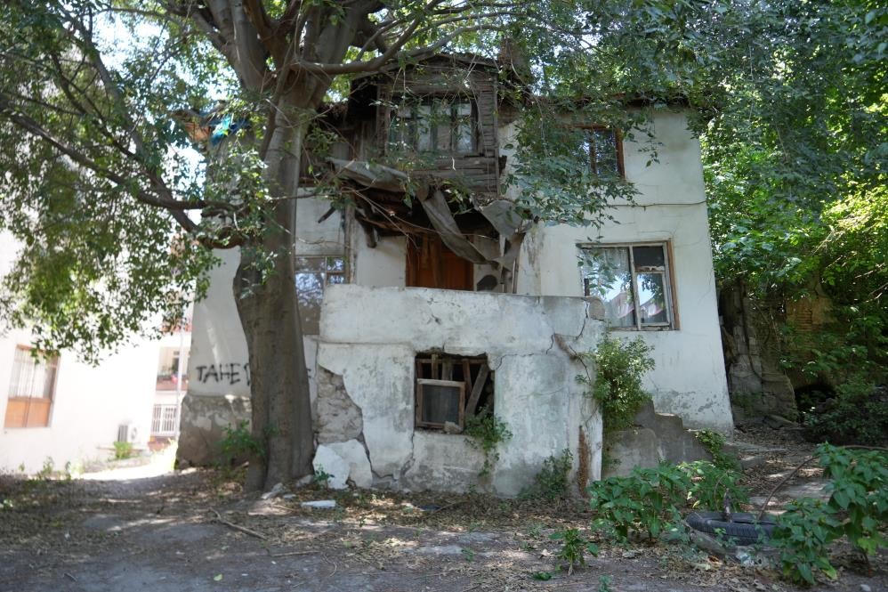 182 yıllık tarih harabeye döndü