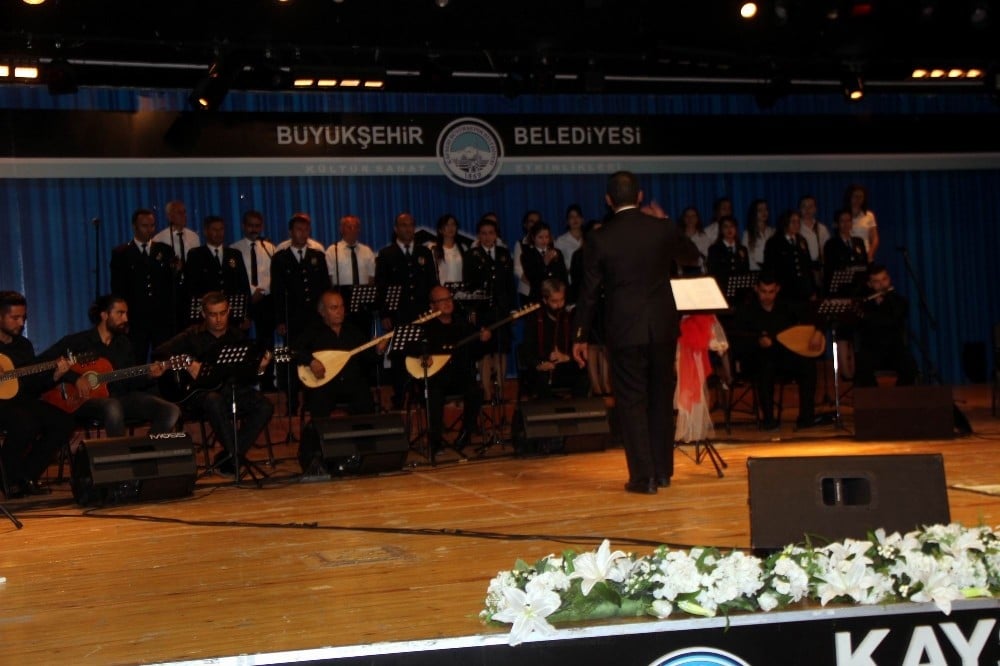 ’1845 Polis Korosu’ 30 Ağustos Zafer Bayramı’nda konser verdi 