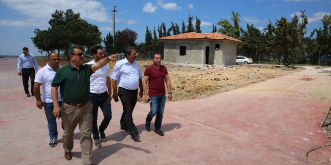 Başkan Karabacak, sahildeki çalışmaları inceledi