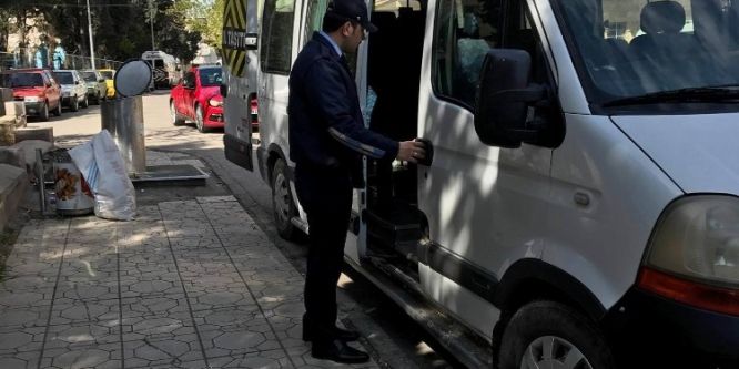Zabıta ekipleri servisleri kontrol etmeye devam ediyor