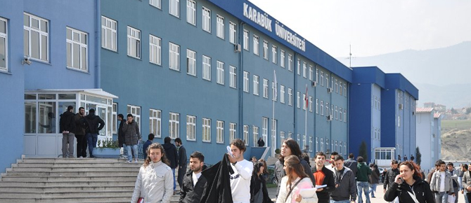 Üniversiteliler evliliğe sıcak bakıyor