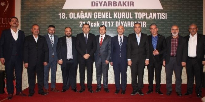 MÜSİAD’da Özşanlı yeniden başkan seçildi