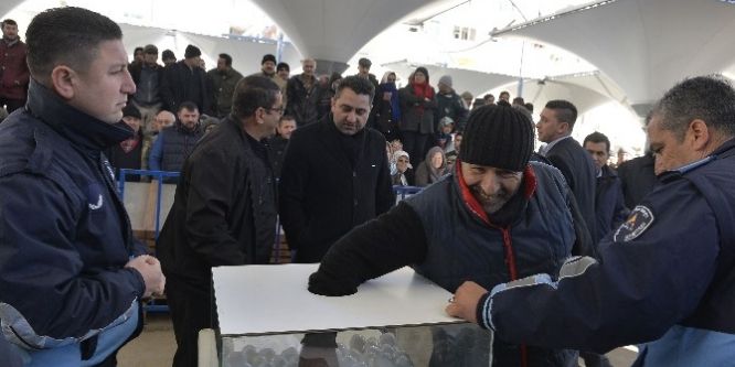 Muratpaşa’da 850 pazarcı esnaf kura çekti