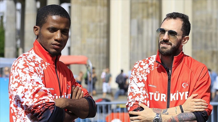 19. Akdeniz Oyunları'nın erkekler 100 metre yarışında milli atletlerden bir altın, bir gümüş madalya