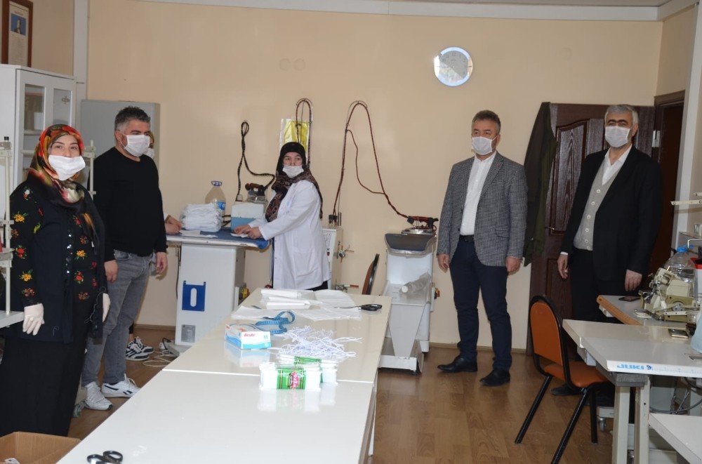 19 Mayıs Belediyesi yıkanabilir koruyucu maske üretiyor 