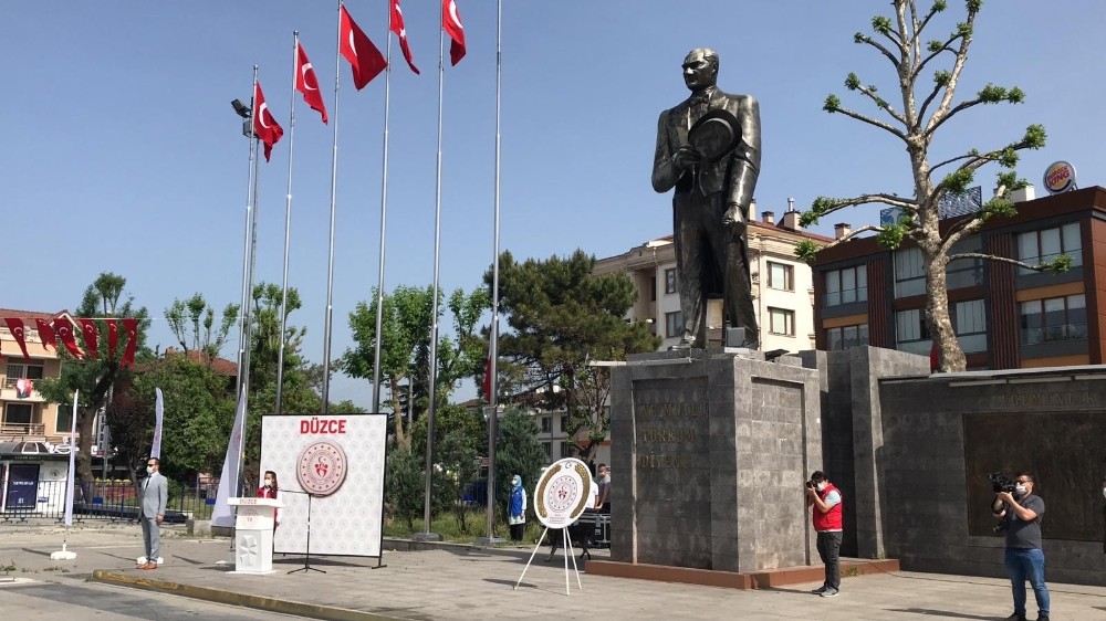 19 Mayıs Düzce’de sade bir törenle kutlandı 