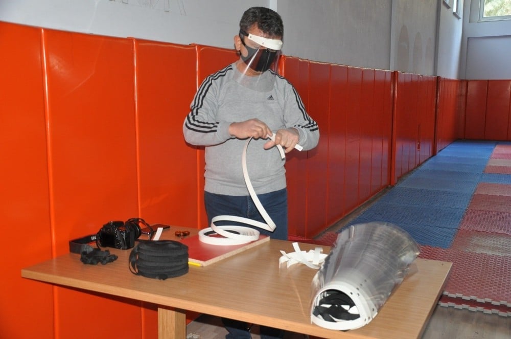 19 Mayıs Gençlik Merkezi de maske seferberliğine katıldı 