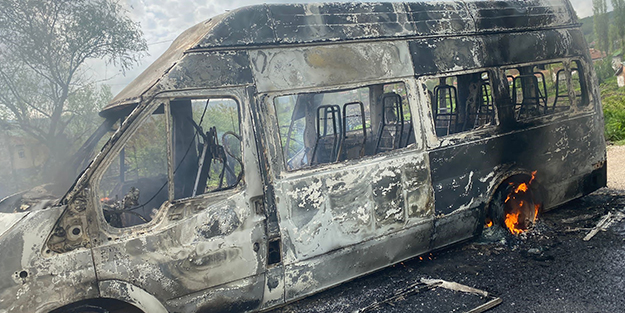 19 Mayıs kutlamalarına giden çocuklar yanmaktan son anda kurtuldu
