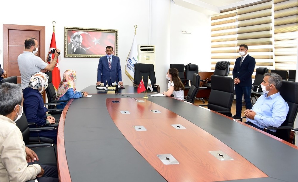 19 Mayıs’ı yazıp ödül kazandılar 