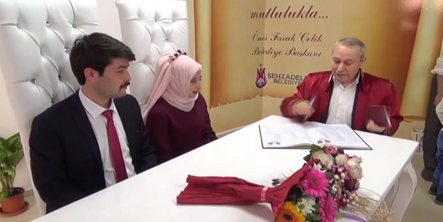 76 bin kişiyi evlendirdi!