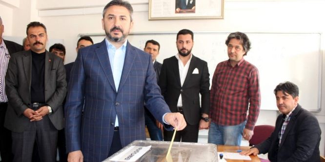 Adıyaman’da siyasiler oylarını kullandı