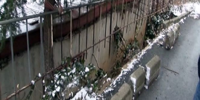 Vatandaşın evine yol göçtü