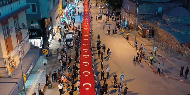 1922 metre bayrak açtılar
