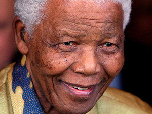 Mandela, yeniden hastaneye kaldırıldı