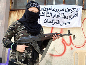 Emira, Esed’e karşı cephede