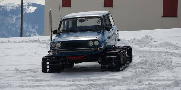 1977 model Toros'a öyle bir şey yaptı ki... Görenler hemen telefona sarılıyor