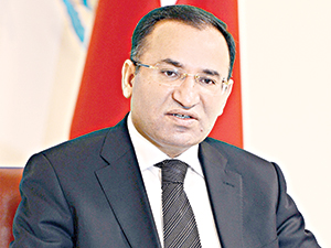 NAZİ KAFASINA TEPKİ