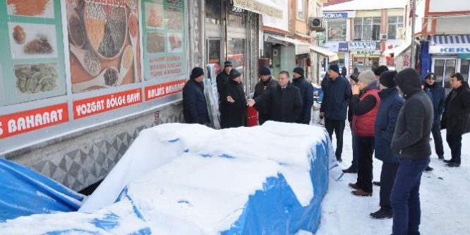 Zabıtadan ’kaldırım işgali’ denetimi