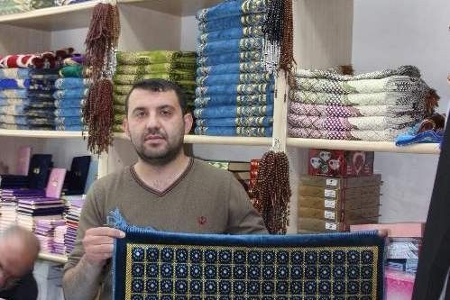 Ramazanda namaz öğreten seccadelere ilgi artıyor
