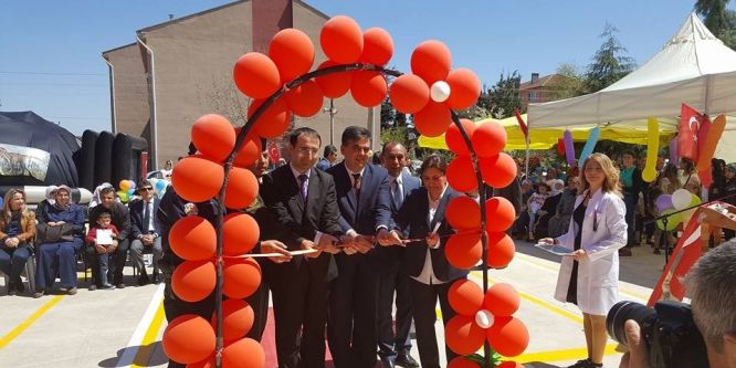 Başkan Yalçın çocuk şenliğine katıldı