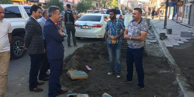 Vali Elban, kaldırım çalışmalarını inceledi