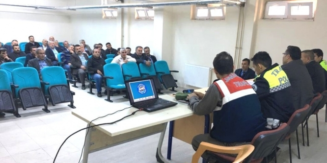 Sarıgöl’de okul servis şoförlerine eğitim verildi