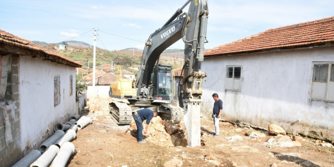 Gölmarmara’nın 4 mahallesine 11 bin 600 metrelik altyapı
