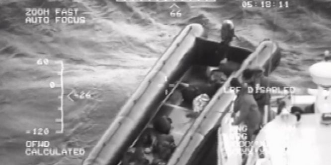 Ayvalık’ta 20 kaçak göçmen yakalandı