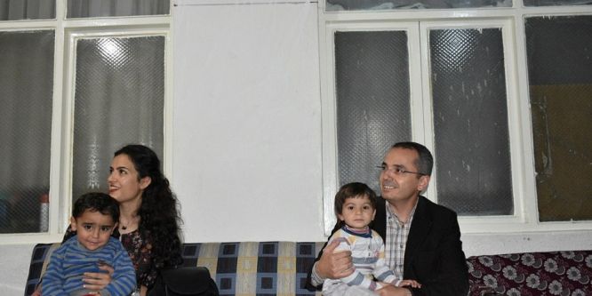 Kaymakam Suriyeli ailenin iftar sofrasına misafir oldu