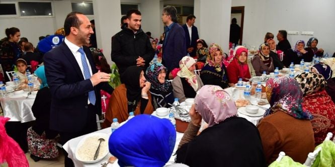 Ünye Belediyesi'nden mahalle iftarları