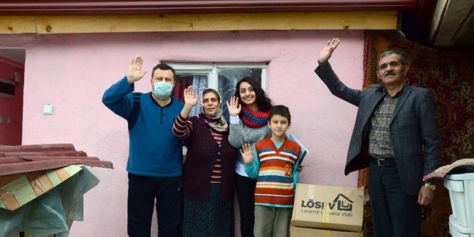LÖSEV’den ihtiyaç sahibi ailelere eşya yardımı yapıldı
