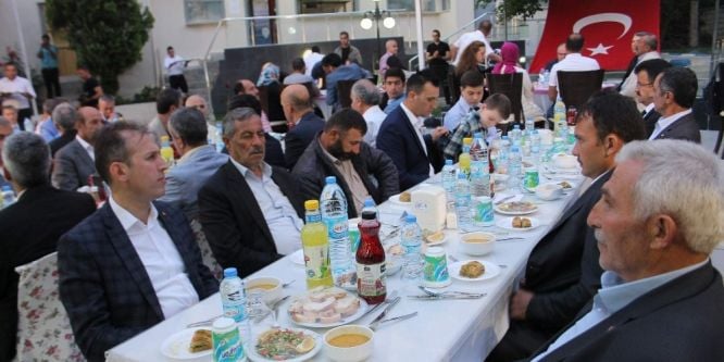 Şehit aileleri ve gazilere iftar verildi