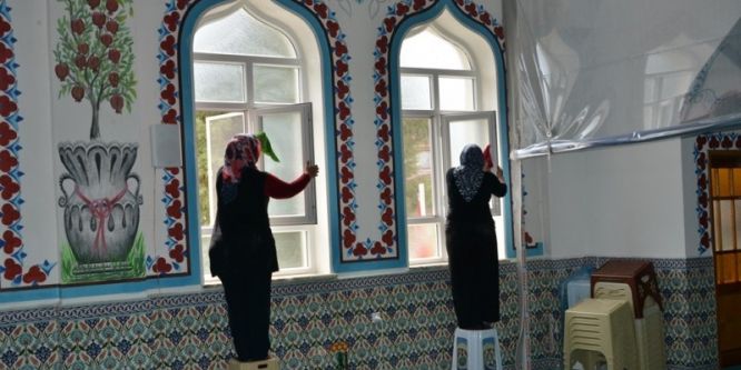 Gediz belediyesi camilerde genel temizlik çalışması başlattı