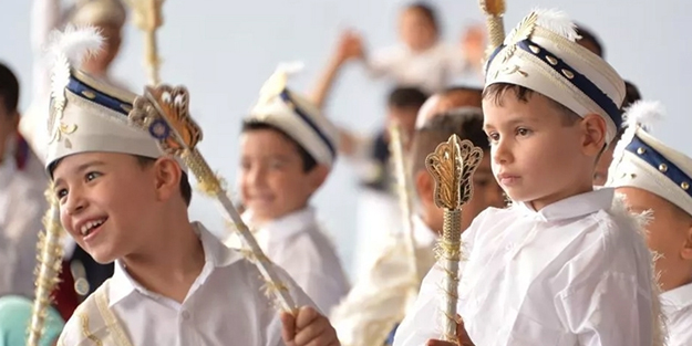 2-6 yaş arası sünnet, çocuğunuzun psikolojisini bozabilir! Sünnet tek yaş, çift yaş?