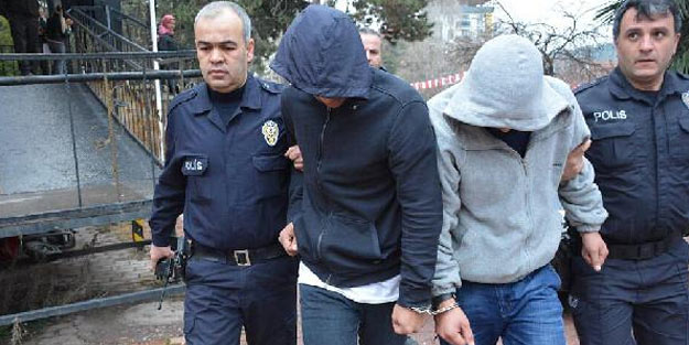 2 Afgan'ın bıçaklanmasıyla ilgili 2 Afgan tutuklandı