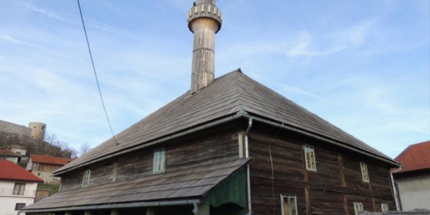 2 asırlık camide tek bir çivi bile yok!