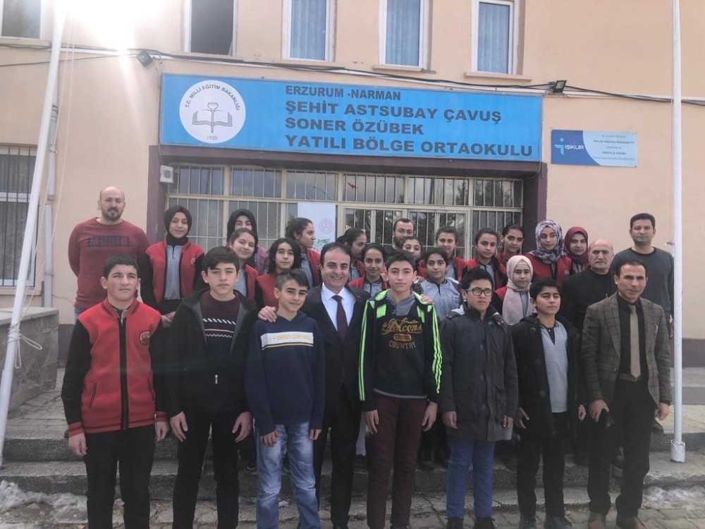 2 bin 200 öğrenciye karne hediyesi dağıttılar 