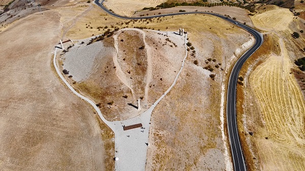 2 bin 43 yıllık! Karakuş Tümülüsü’nün içindeki yapılar böyle görüntüleniyor