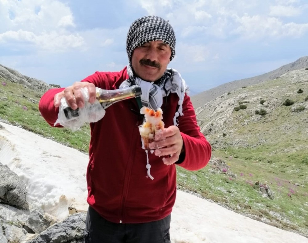2 bin 700 rakımda ’karsambaç’ keyfi 