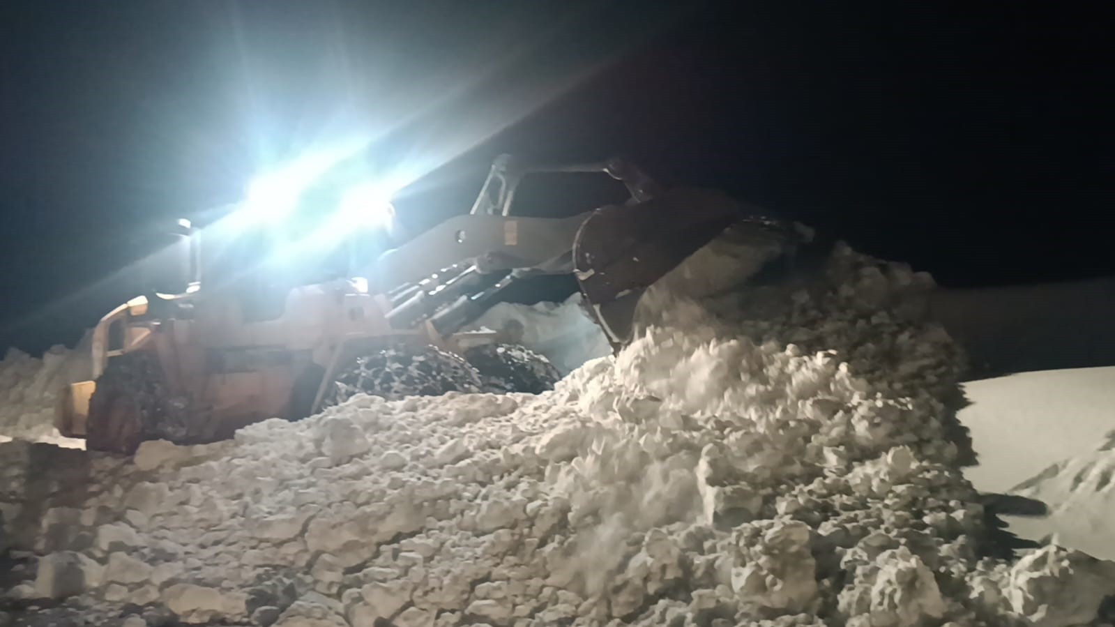 2 bin 800 rakımlı zirvede ulaşım seferberliği!