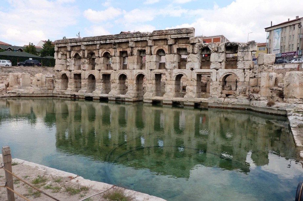 2 bin yıllık Roma Hamamı görülmesi gereken 50 yer arasına girdi 