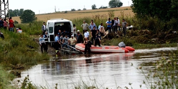 3 çocuk derede kayboldu